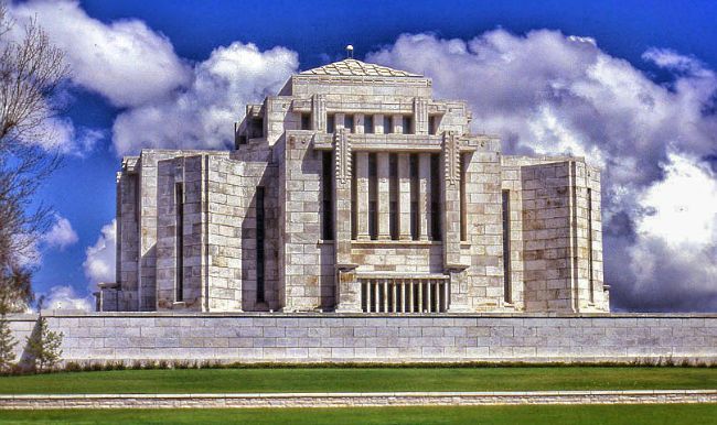 Храм мормонов в Кардстоне, Канада